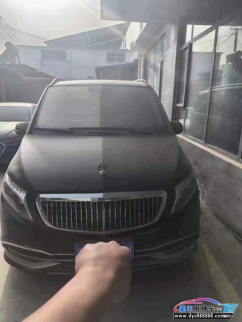 17年奔驰V轿车抵押车出售