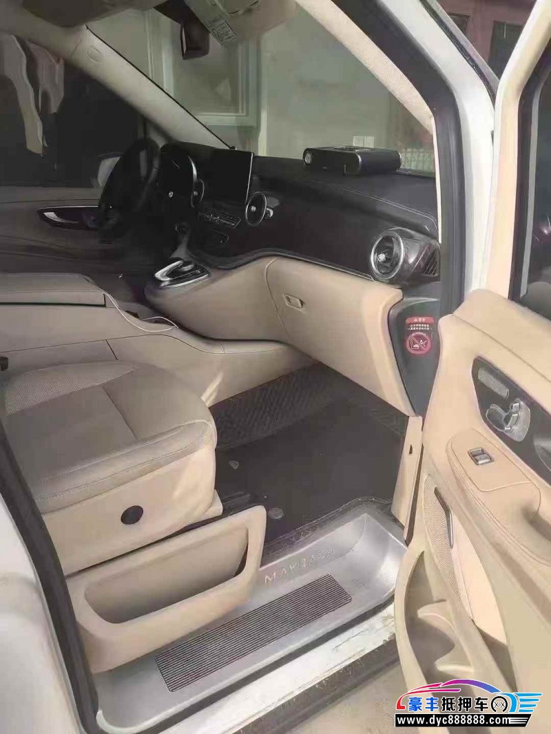 17年奔驰V轿车抵押车出售