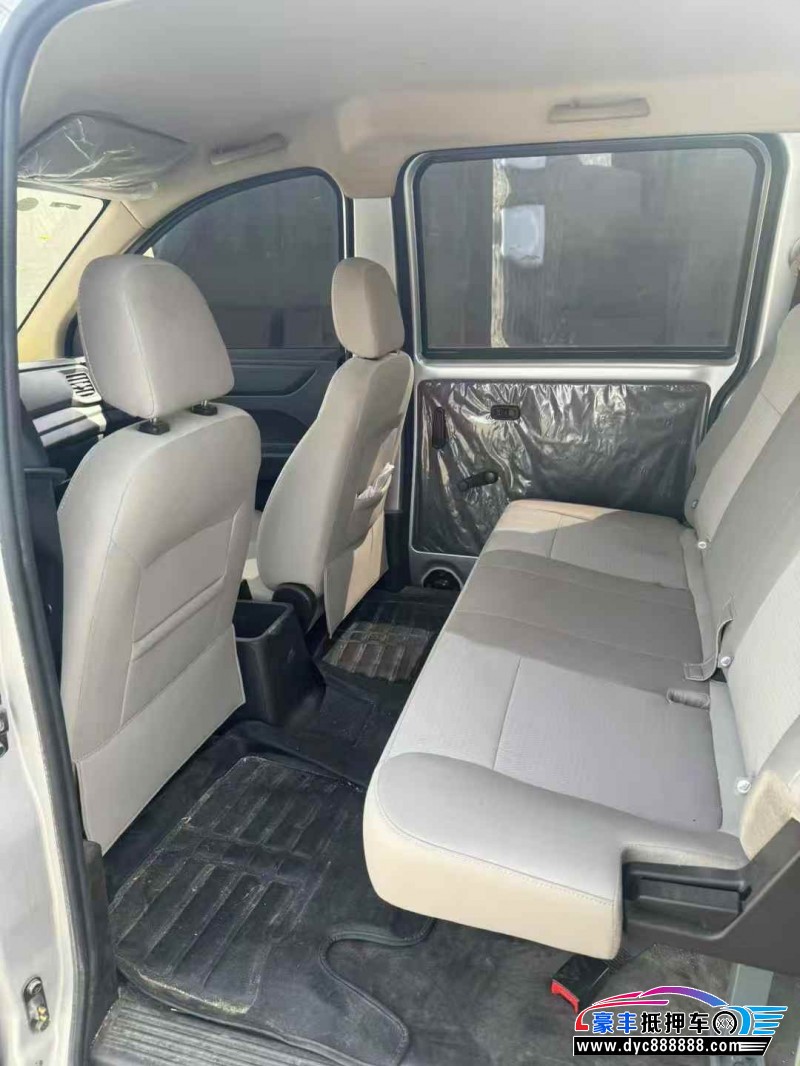 24年五菱汽车五菱宏光轿车抵押车出售