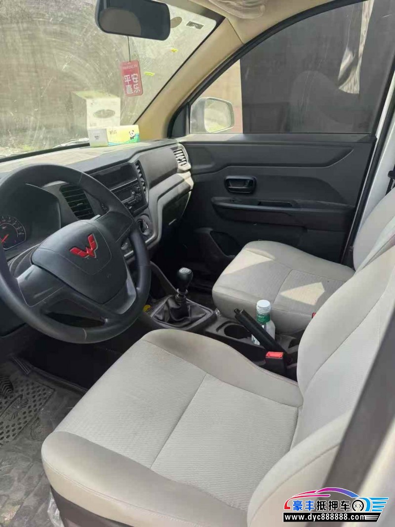 24年五菱汽车五菱宏光轿车抵押车出售