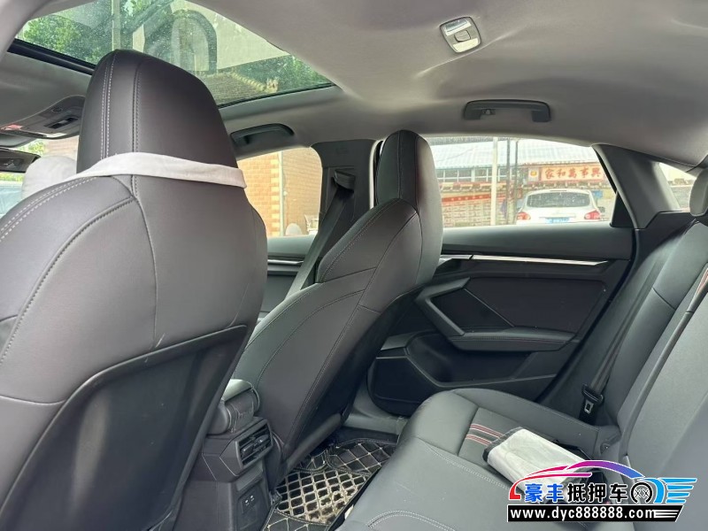 22年奥迪A3轿车抵押车出售