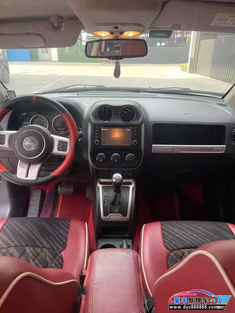 15年Jeep指南者轿车抵押车出售