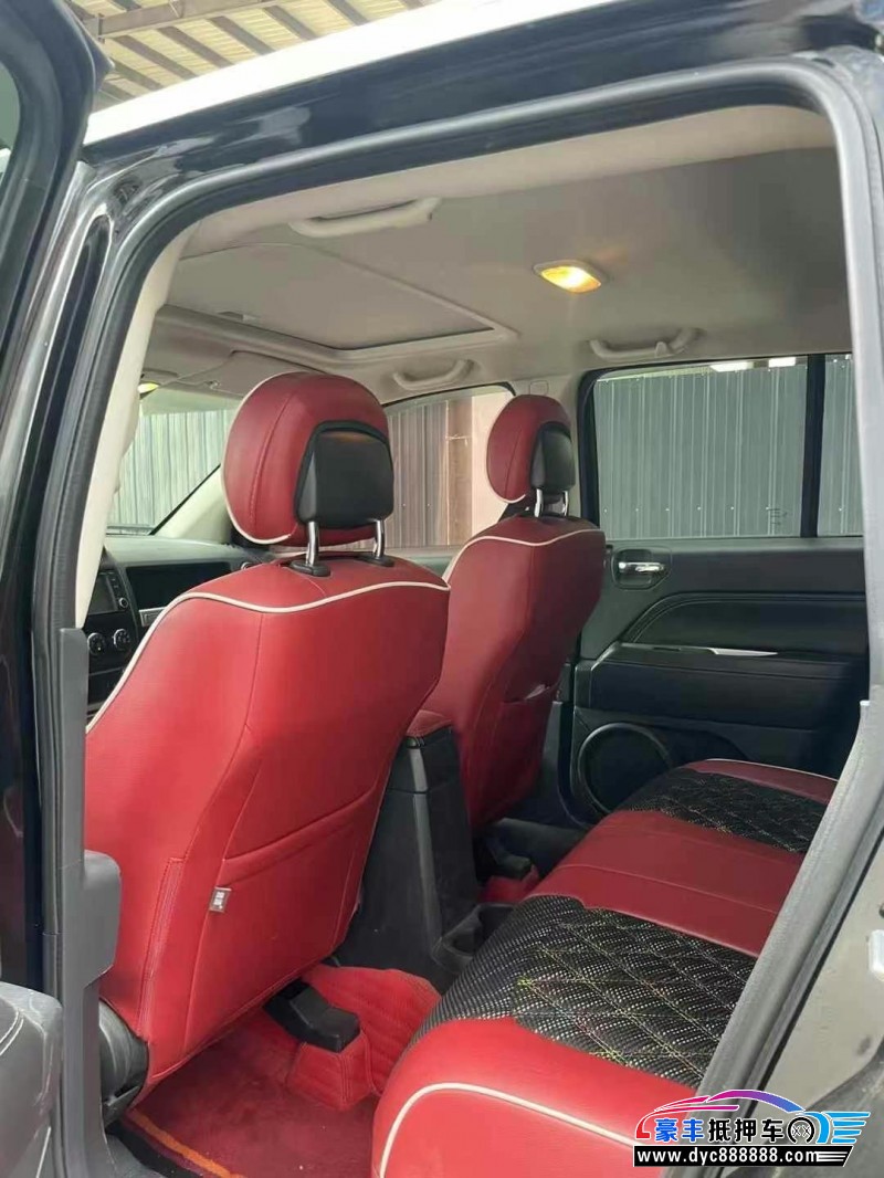 15年Jeep指南者轿车抵押车出售