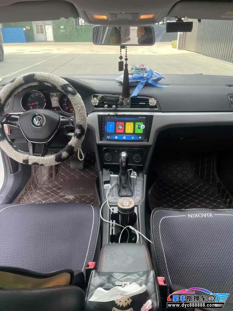 17年大众凌渡轿车抵押车出售