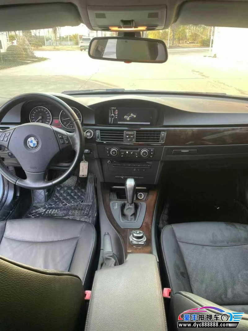 10年宝马3系轿车抵押车出售