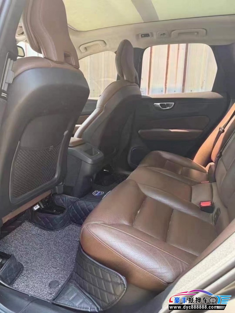 19年沃尔沃XC60轿车抵押车出售