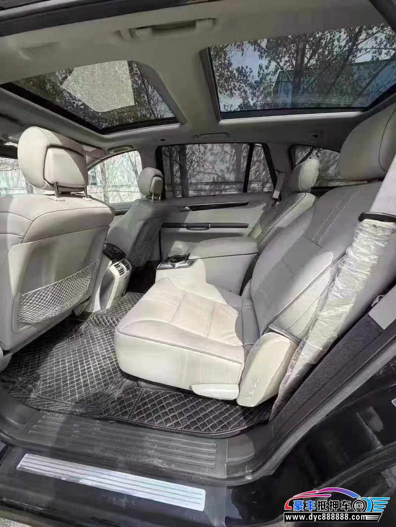 12年奔驰R轿车抵押车出售