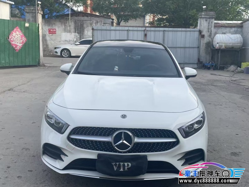 20年奔驰A轿车抵押车出售