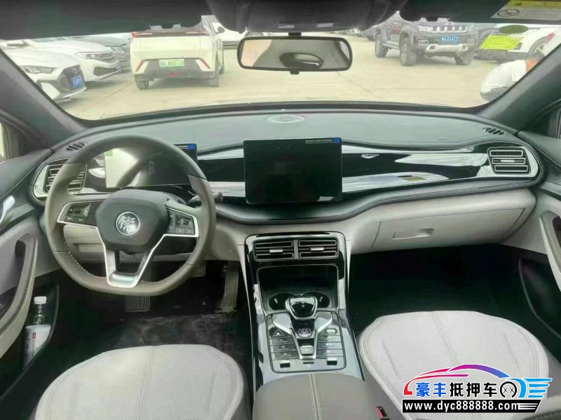 25年比亚迪秦轿车抵押车出售