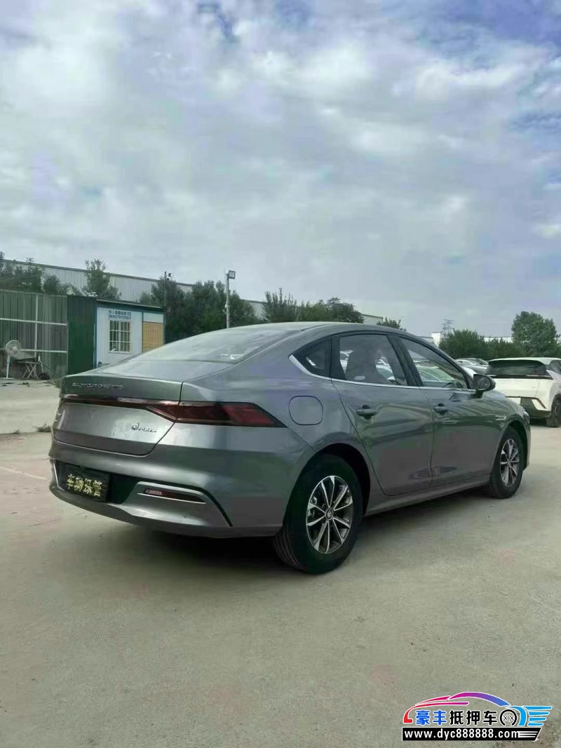 25年比亚迪秦轿车抵押车出售