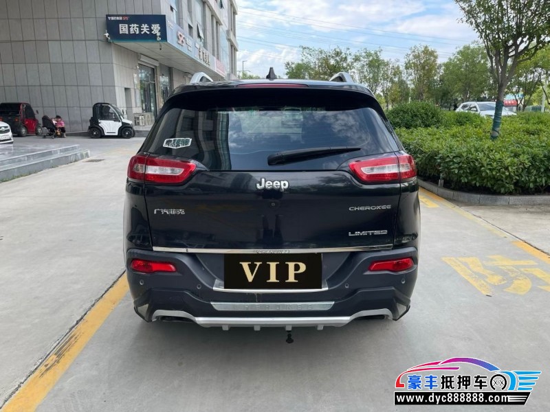 17年Jeep自由光轿车抵押车出售