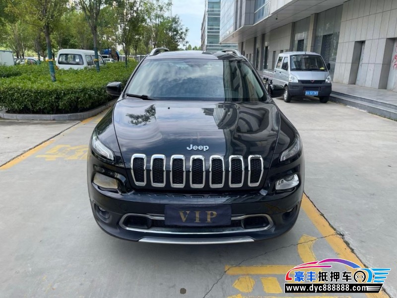 17年Jeep自由光轿车抵押车出售