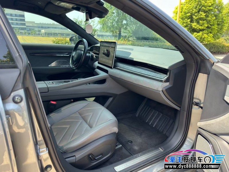 22年极氪001轿车抵押车出售