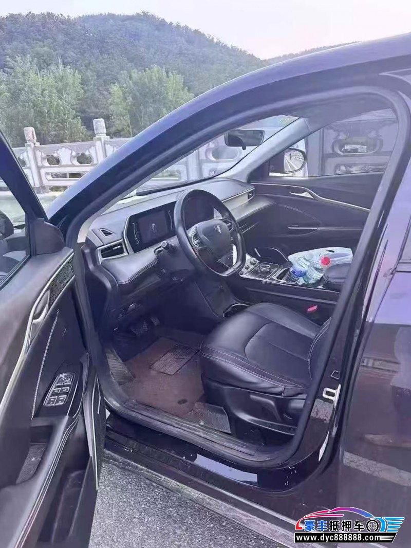 23年哪吒U轿车抵押车出售