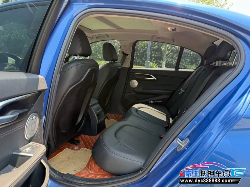 19年宝马1系轿车抵押车出售