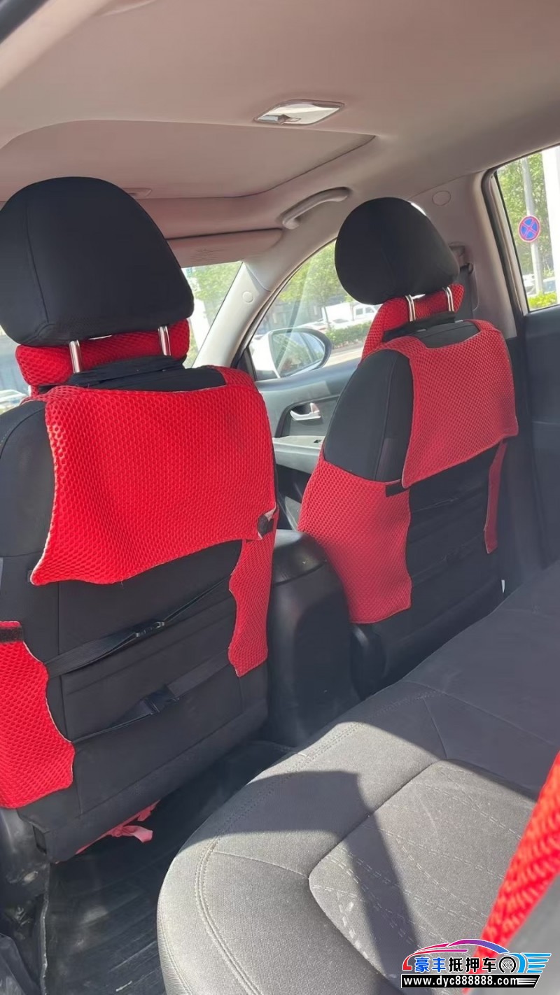 16年起亚智跑轿车抵押车出售