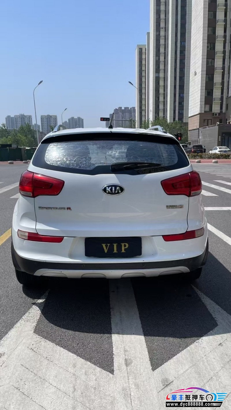 16年起亚智跑轿车抵押车出售