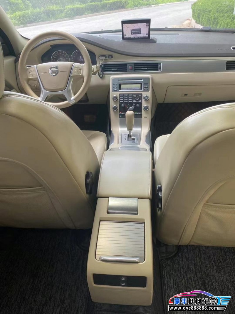 11年沃尔沃S80轿车抵押车出售