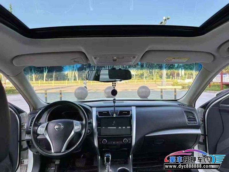 18年日产天籁轿车抵押车出售