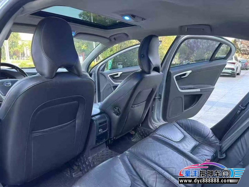 14年沃尔沃S60轿车抵押车出售