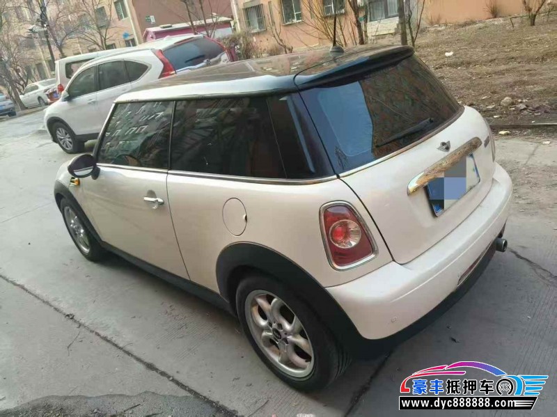 13年宝马MINI轿车抵押车出售