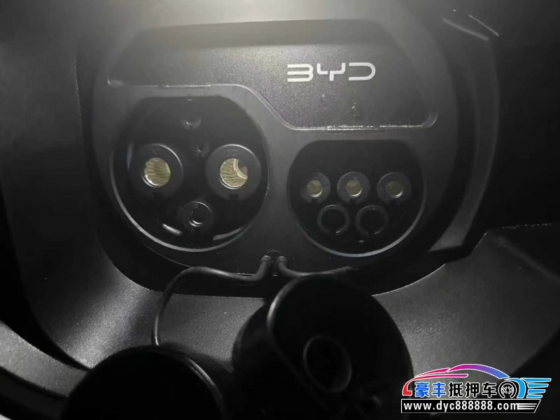 24年比亚迪秦轿车抵押车出售