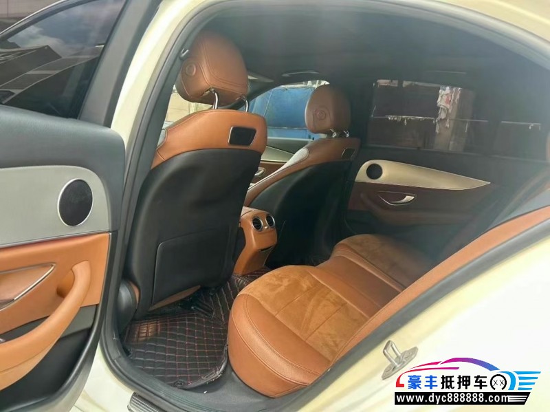 17年奔驰E轿车抵押车出售