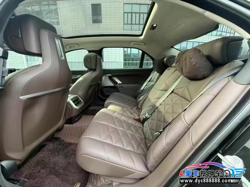 24年宝马7系轿车抵押车出售