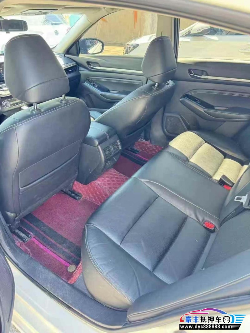 21年日产天籁轿车抵押车出售