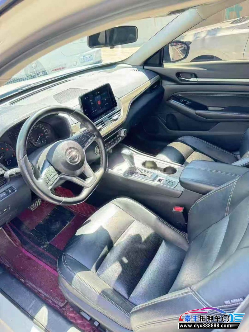 21年日产天籁轿车抵押车出售