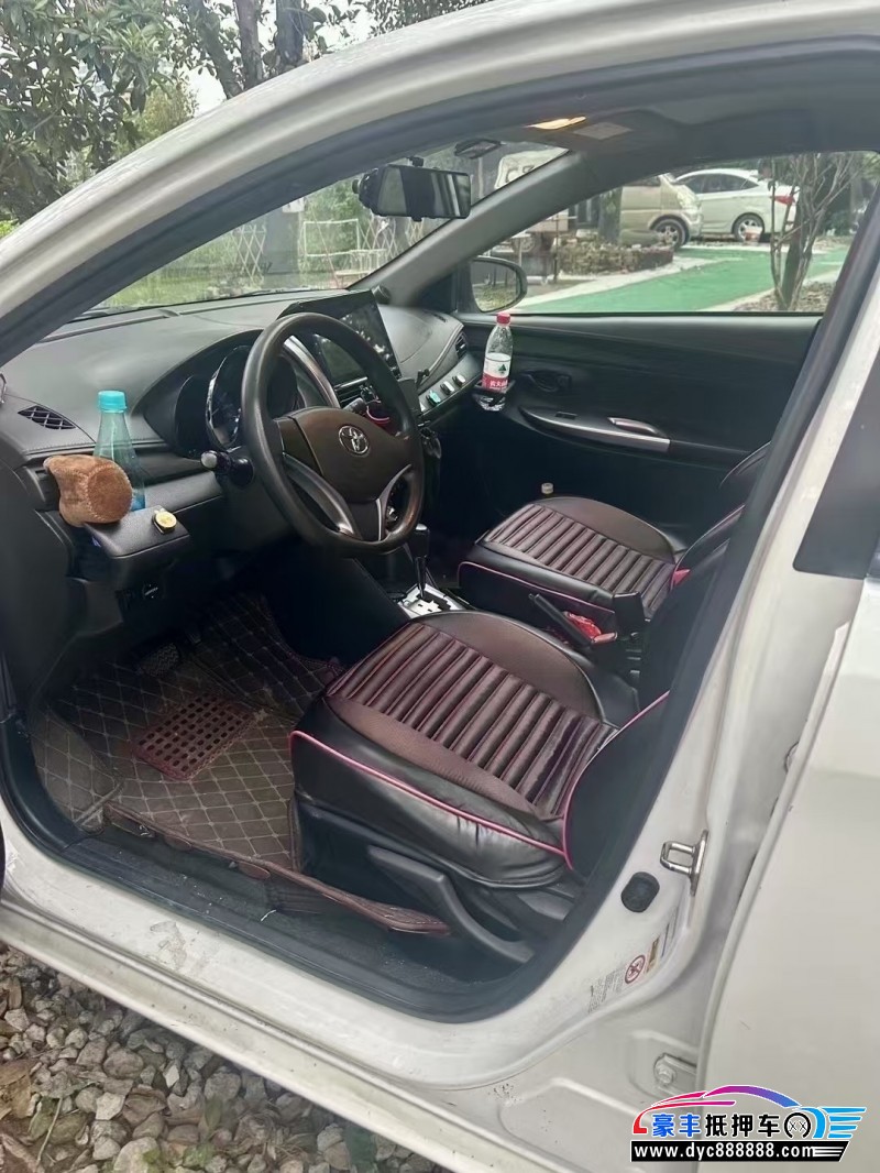 14年丰田YARiS L 致炫轿车抵押车出售