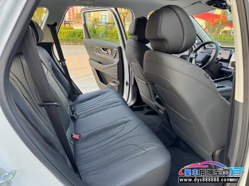 25年奇瑞风云轿车抵押车出售