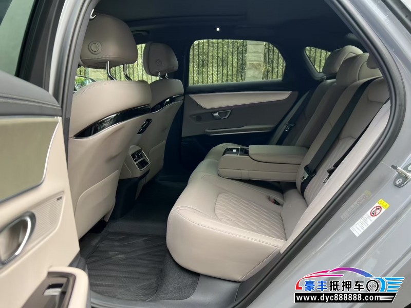 25年比亚迪汉轿车抵押车出售