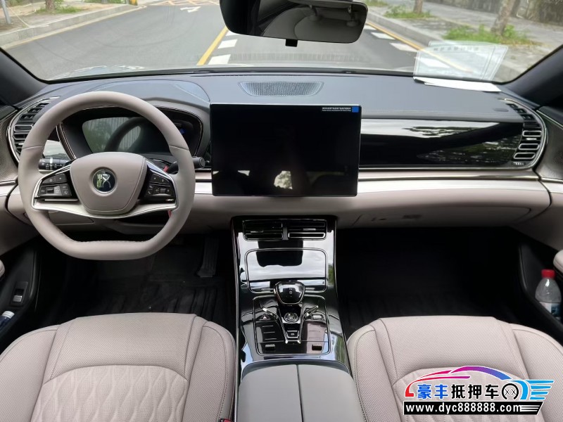 25年比亚迪汉轿车抵押车出售