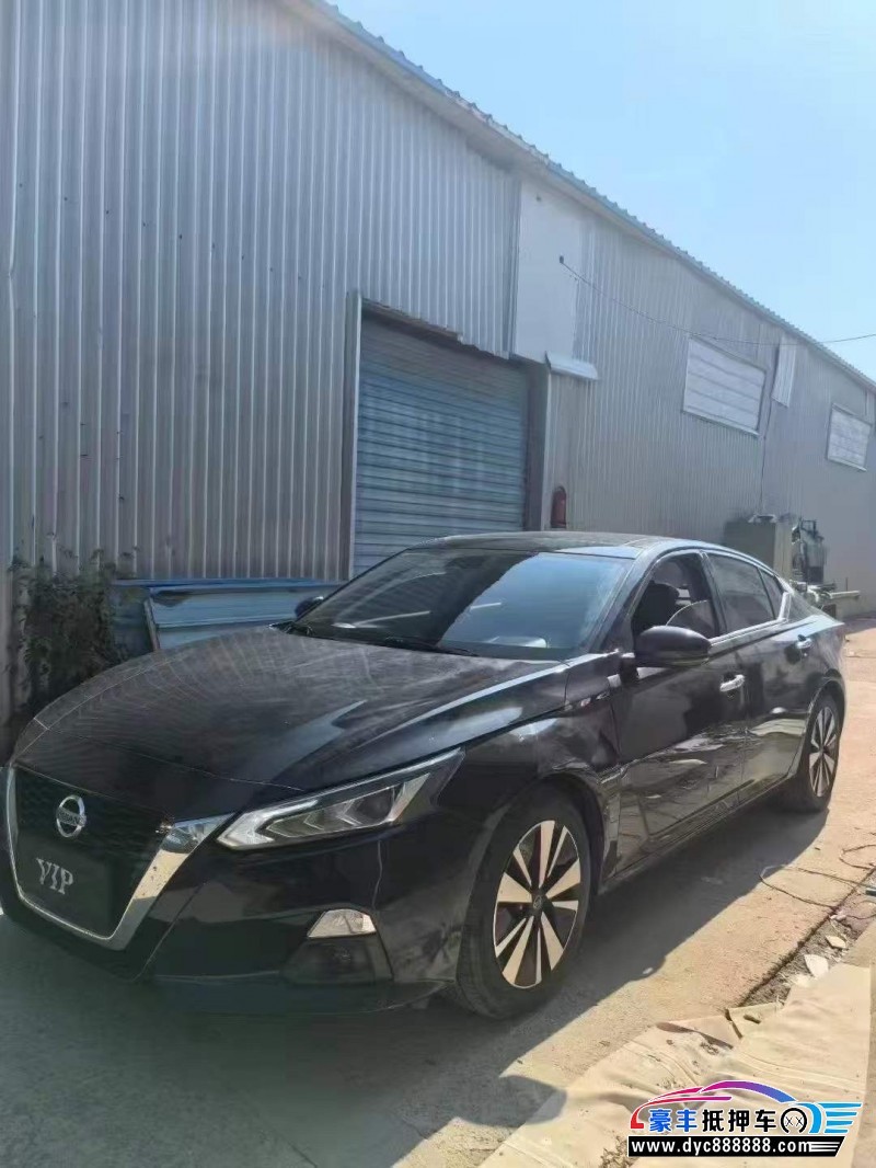 22年日产天籁轿车抵押车出售