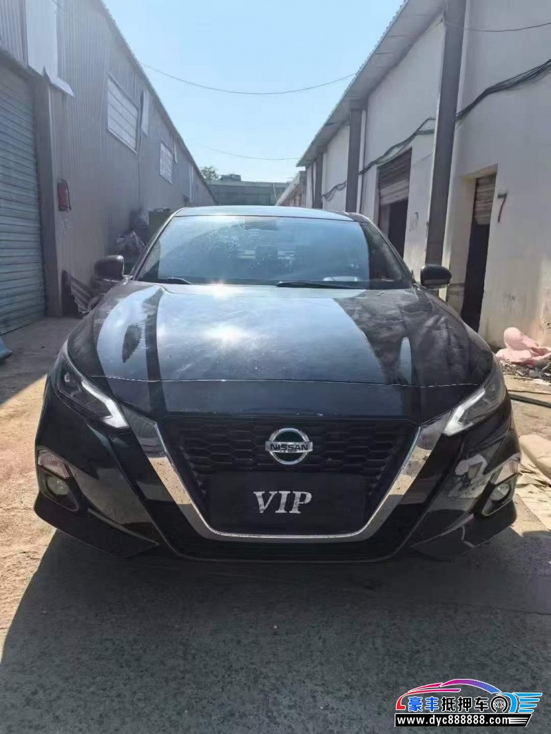 22年日产天籁轿车抵押车出售