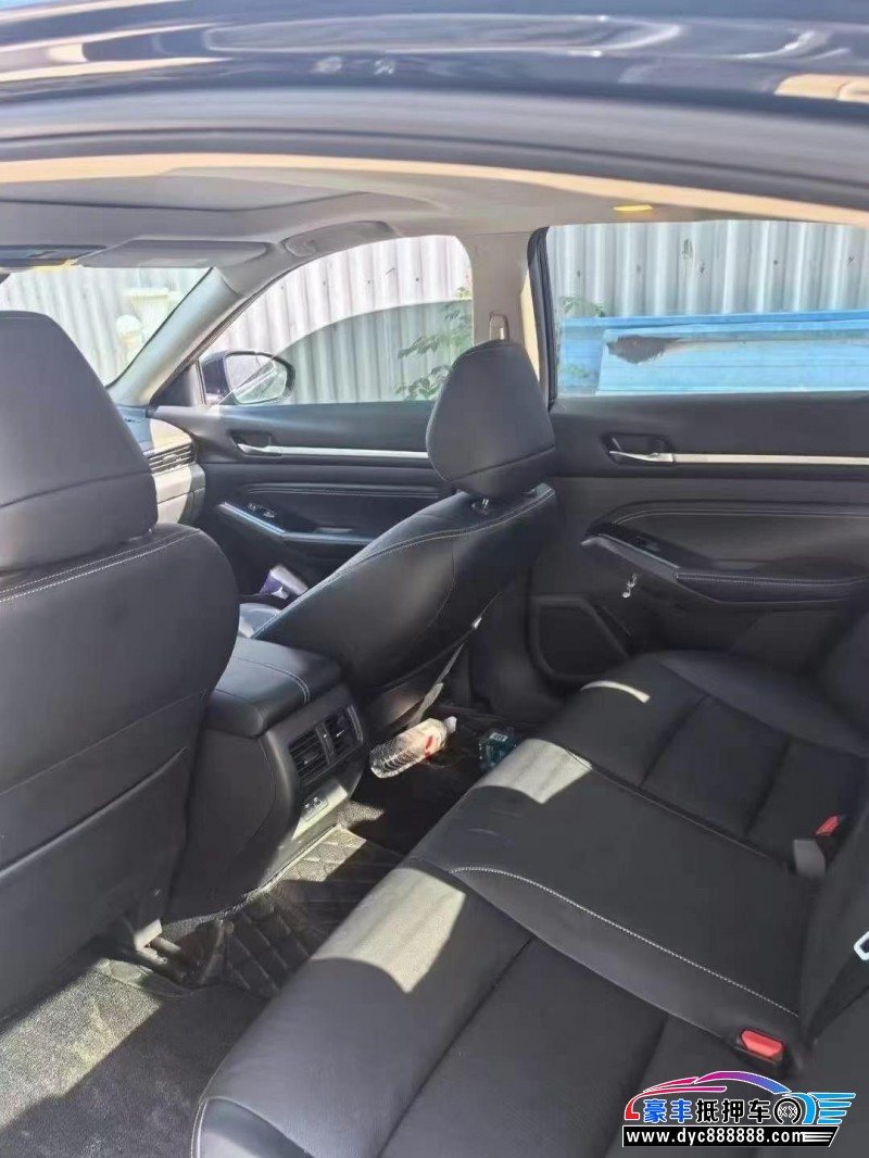 22年日产天籁轿车抵押车出售