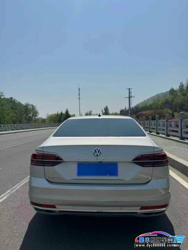 18年大众辉昂轿车抵押车出售