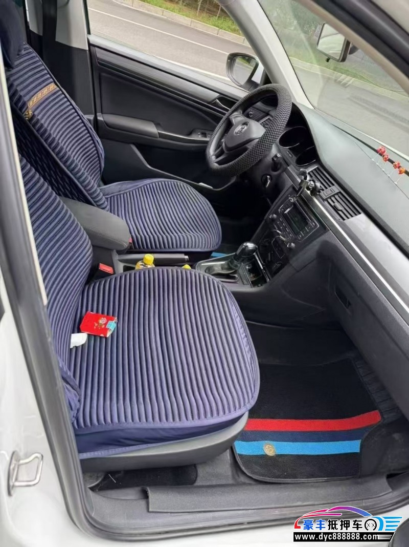 18年大众宝来轿车抵押车出售