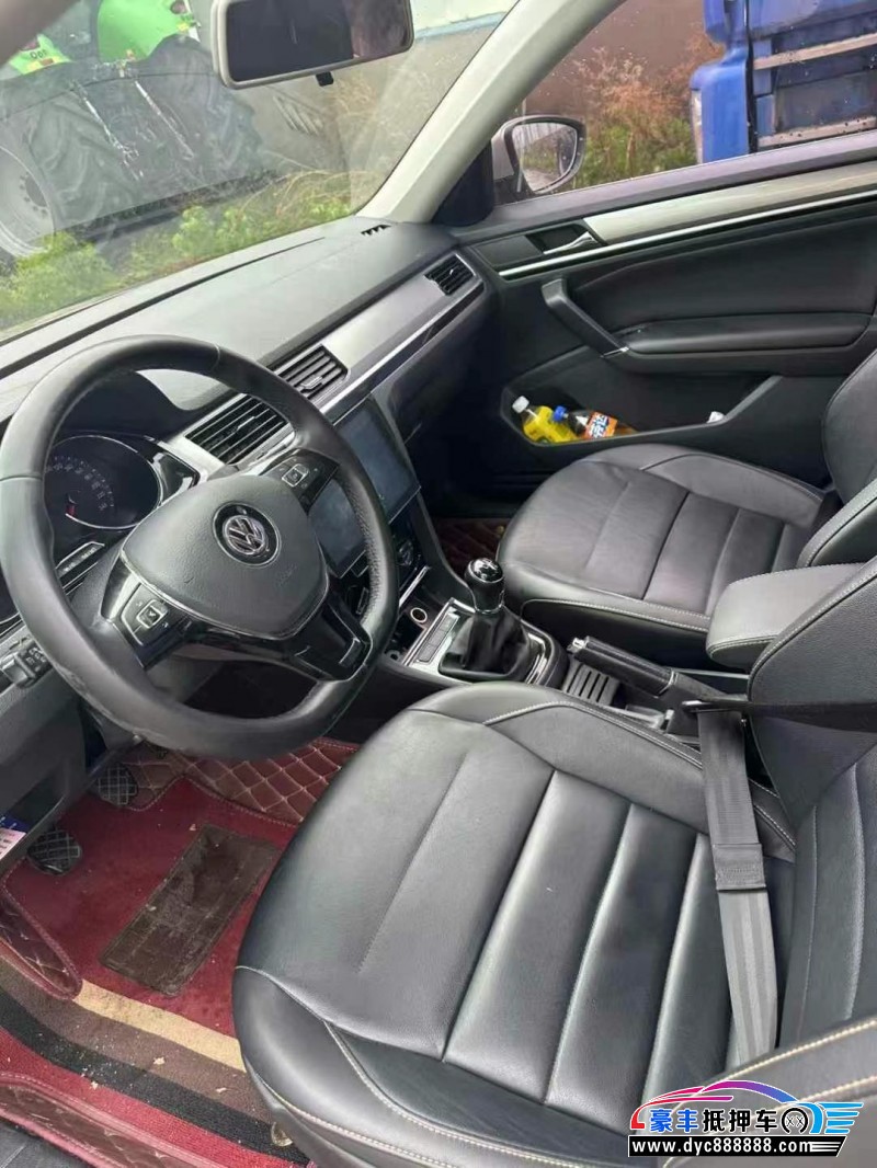 18年大众宝来轿车抵押车出售