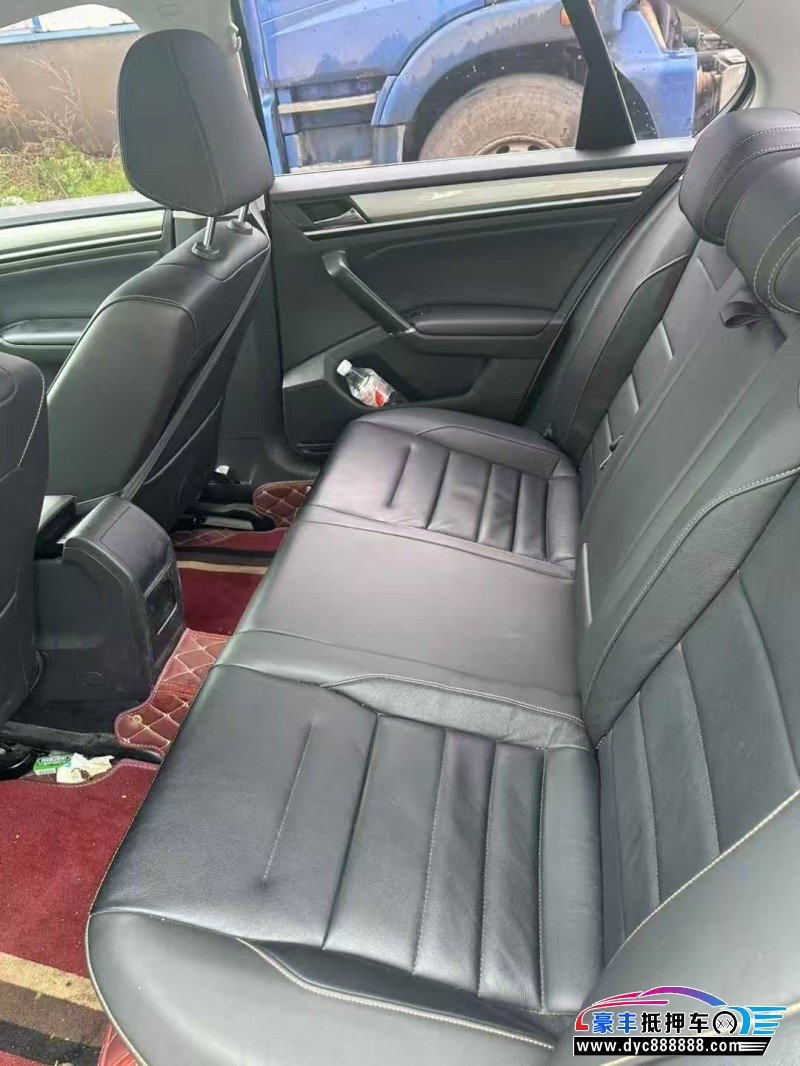 18年大众宝来轿车抵押车出售