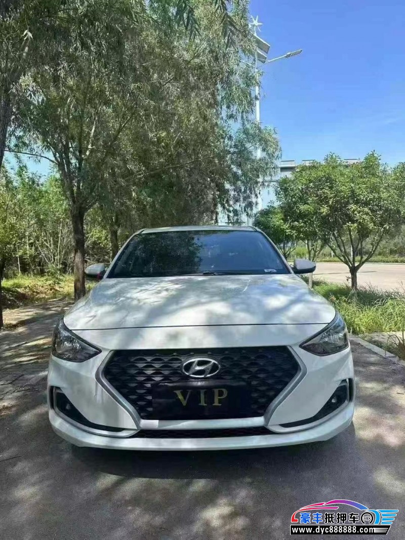 抵押车出售20年现代悦动轿车