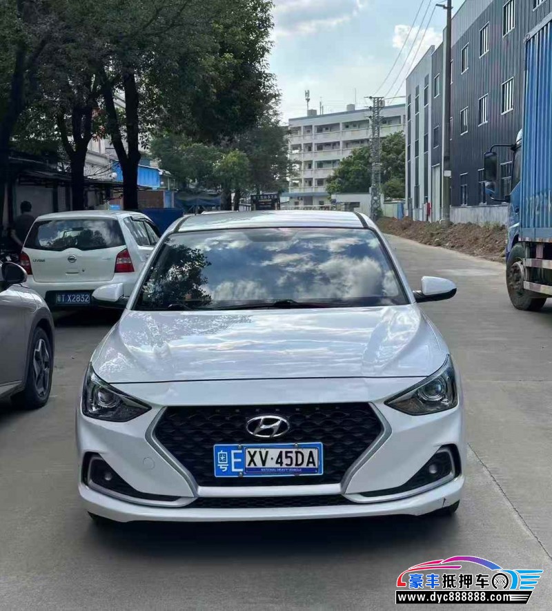 抵押车出售19年现代悦动轿车