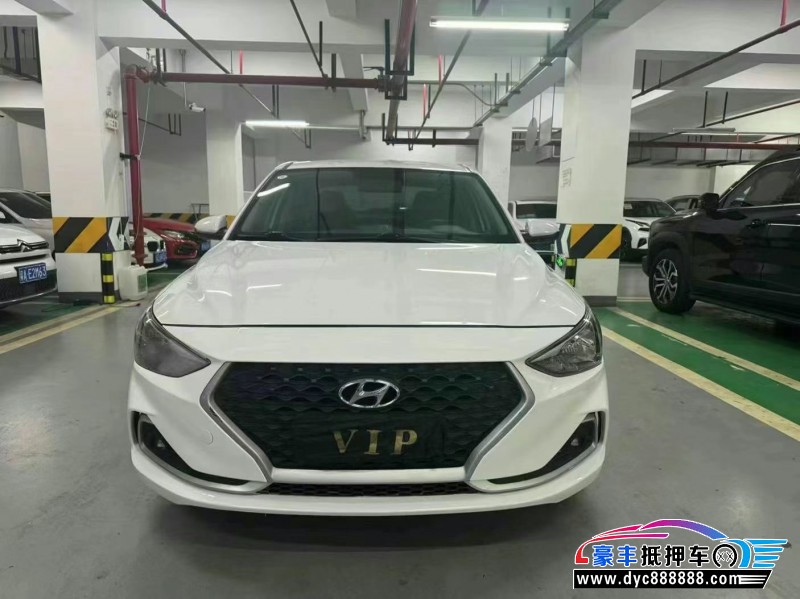 抵押车出售20年现代悦动轿车