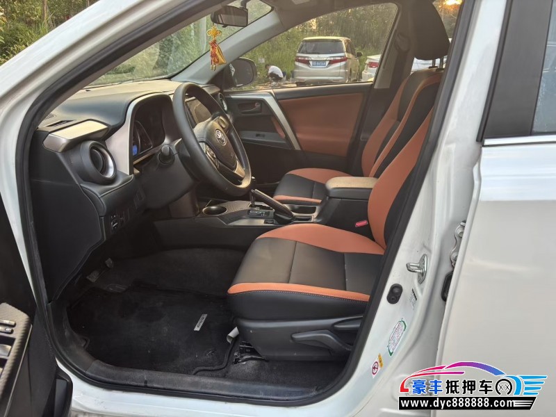 16年丰田RAV4轿车抵押车出售