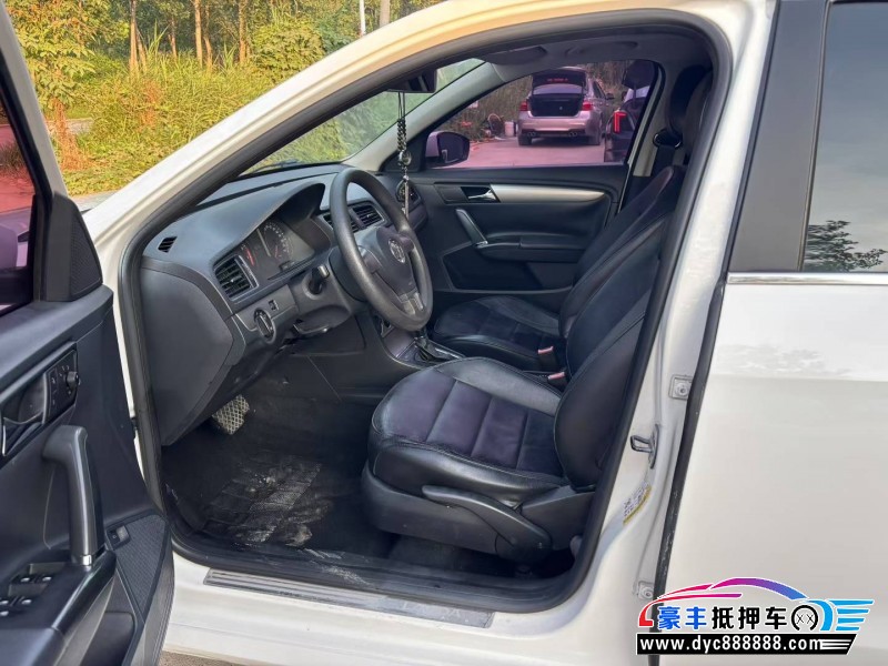 13年大众朗逸轿车抵押车出售