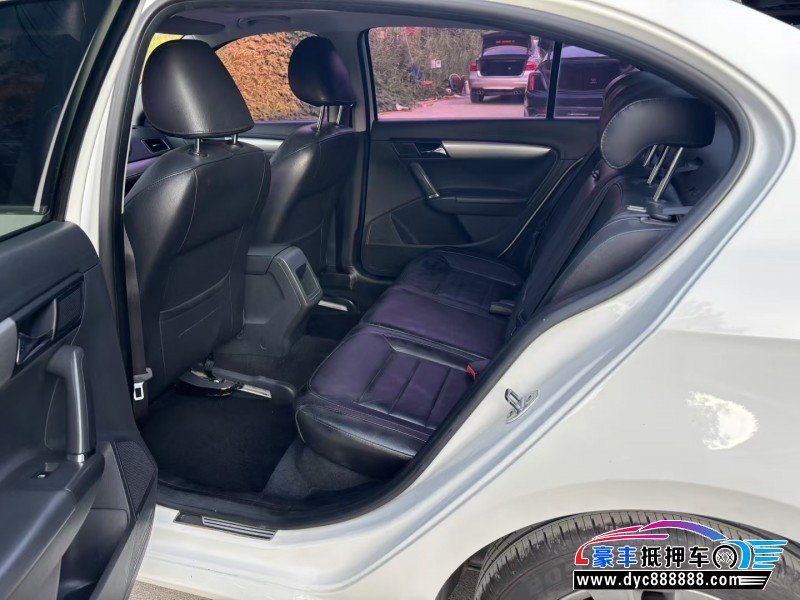 13年大众朗逸轿车抵押车出售