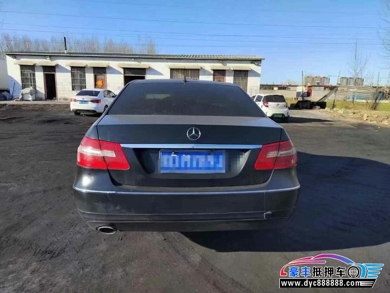 13年奔驰E轿车抵押车出售