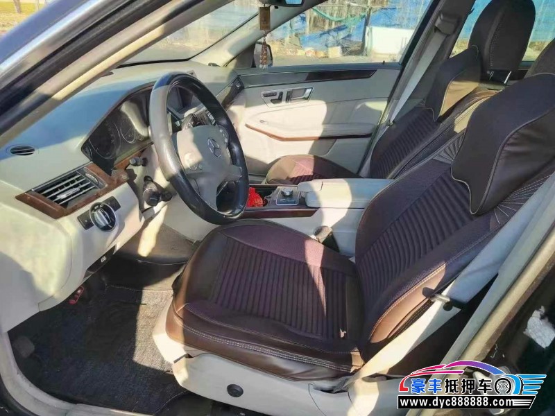 13年奔驰E轿车抵押车出售