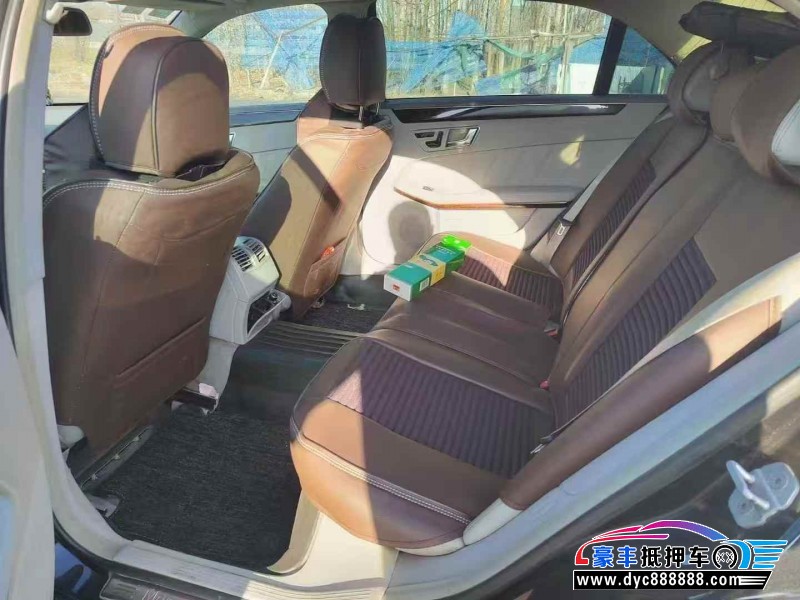 13年奔驰E轿车抵押车出售